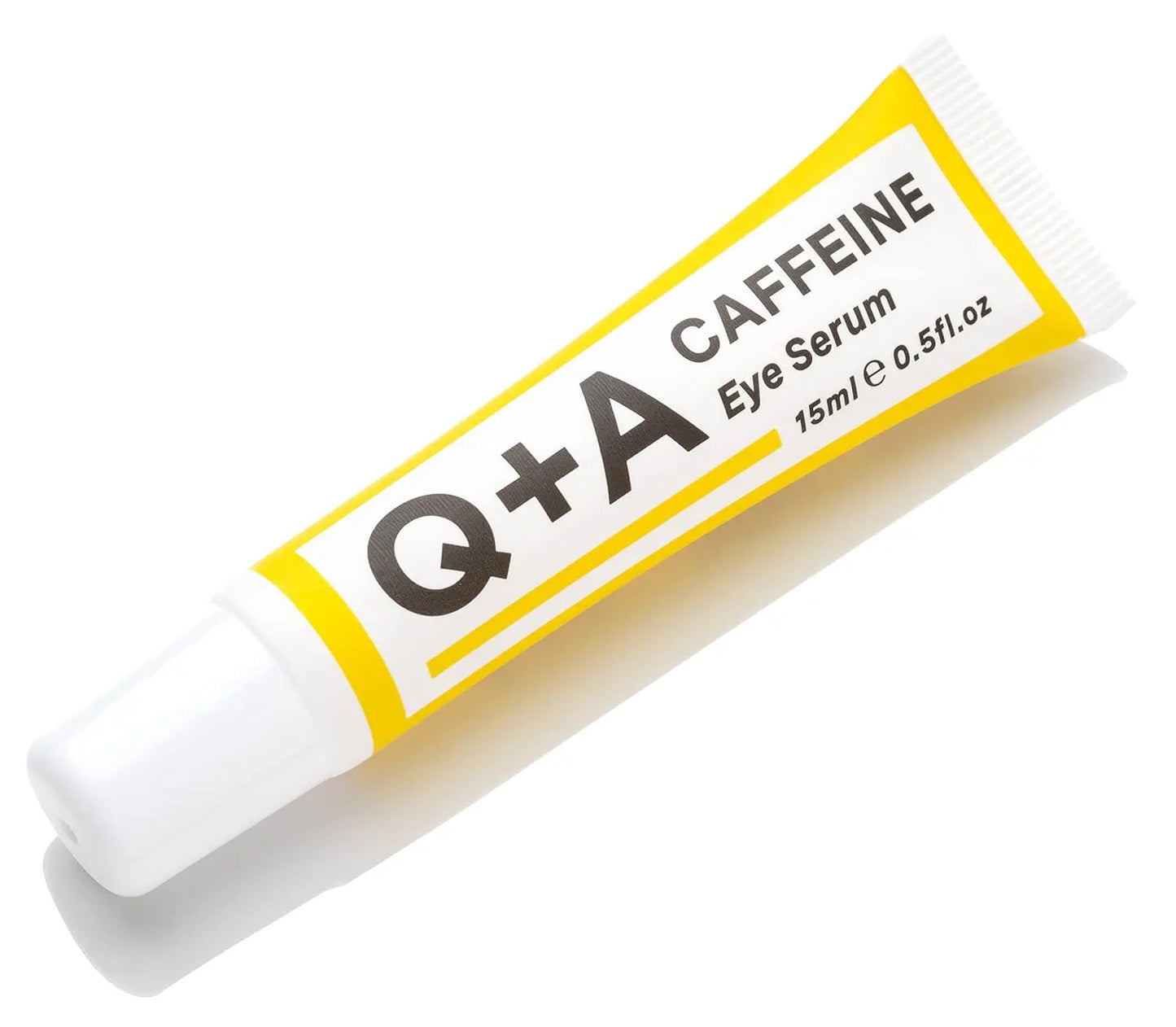 Tubo de suero para ojos Q+A Caffeine de 15 ml en fondo blanco. Diseño compacto y funcional con colores amarillo y blanco, resaltando la cafeína como componente principal.